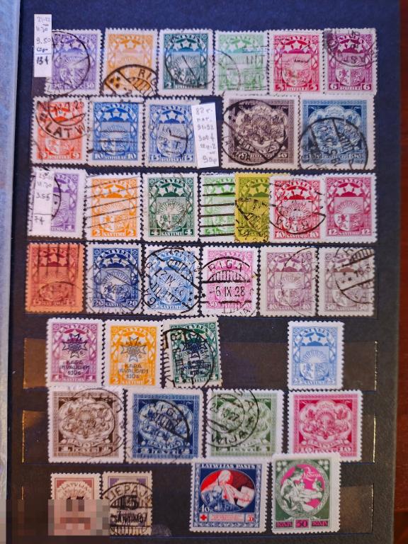 Альбом. Страница с марками Латвия. Чистые, гашеные, блоки, квартблоки