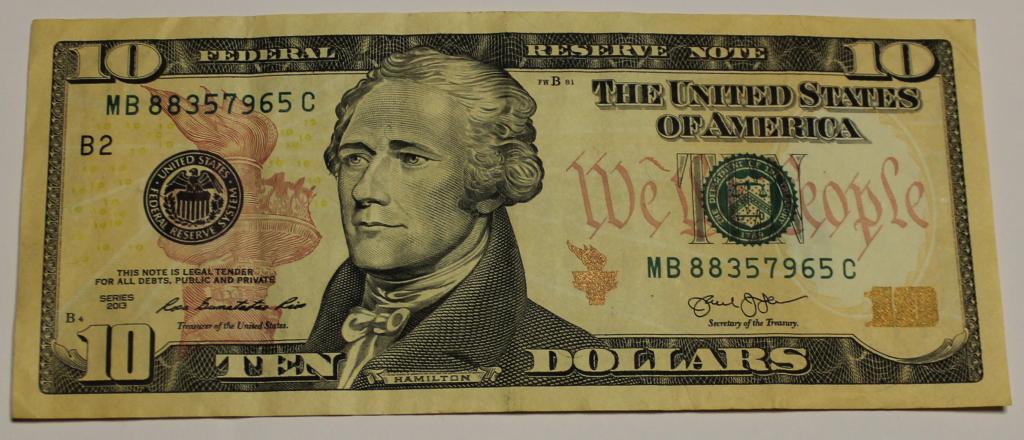 Банкнота 2013 года 10 долларов США.
