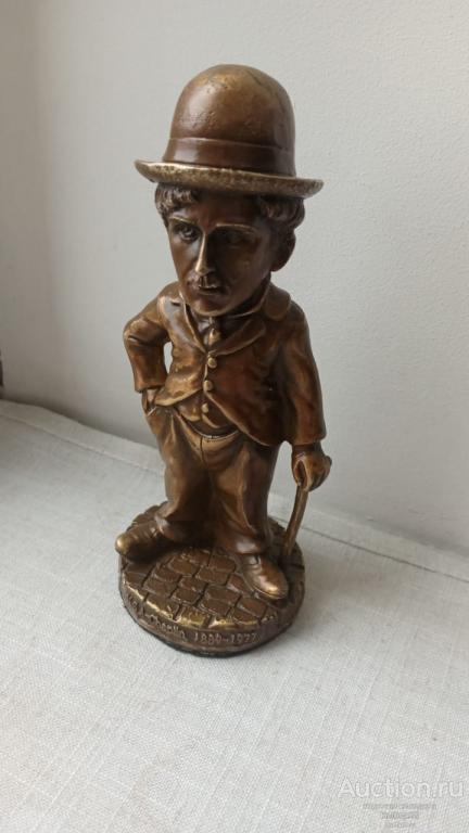 Бронзовая  фигурка  Чарли  Чаплина