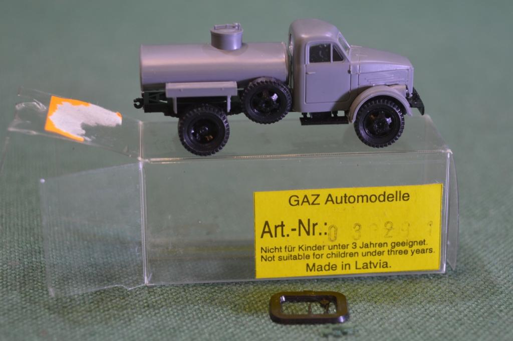 Модель машинка "ГАЗ 96 цистерна, бензовоз". Miniaturmodelle. Коробка. Рига. СССР.