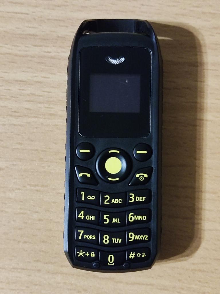 Мини телефон новый запечатанный на 2 симки кнопочный 23,5 грамма глобальная версия