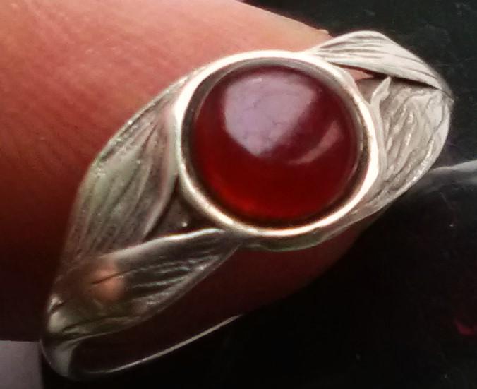 Кольцо с камнем.  Серебро- 1.70 гр. ( проба-925) Гарантия 100%.