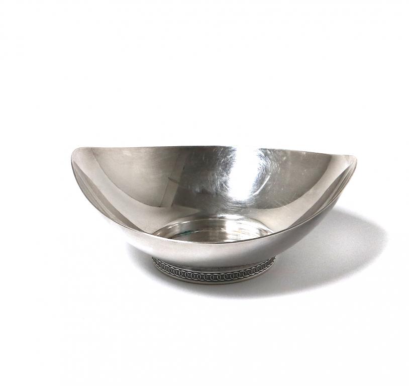 Серебряная ваза.  Швеция, 1963 год