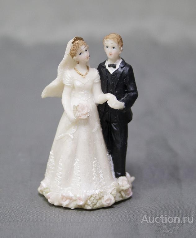 Статуэтка миниатюрная Жених и невеста, композиционная масса. высота 5,7 см  (18)