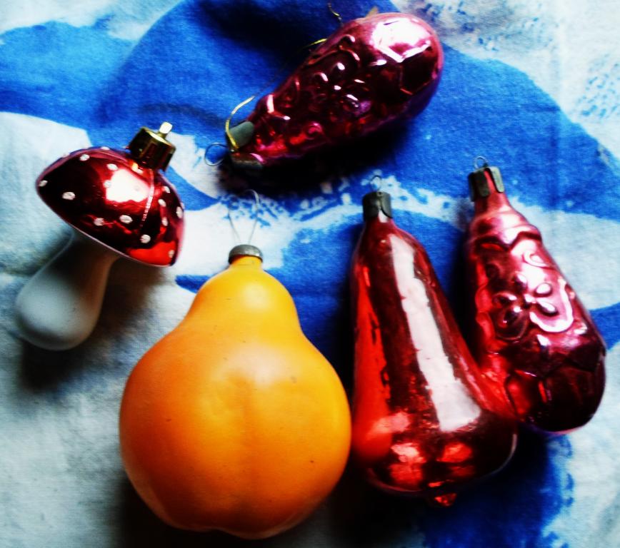 Овощи и фрукты, игрушки СССР  на новогоднюю елку-одним лотом