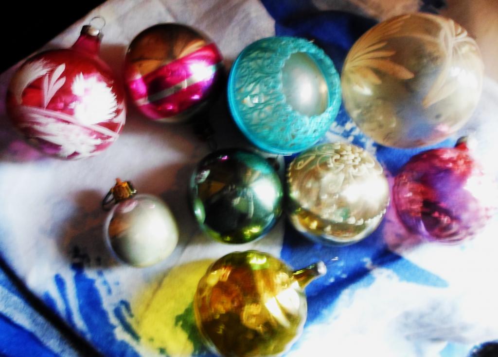 Шары-игрушки СССР  на новогоднюю елку-одним лотом