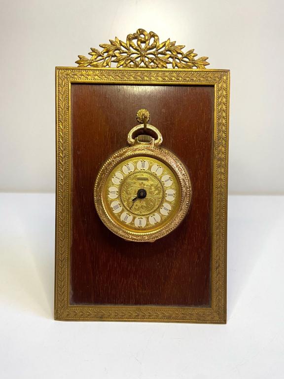 Старенький , красивый  подчасник. Латунь, дерево.