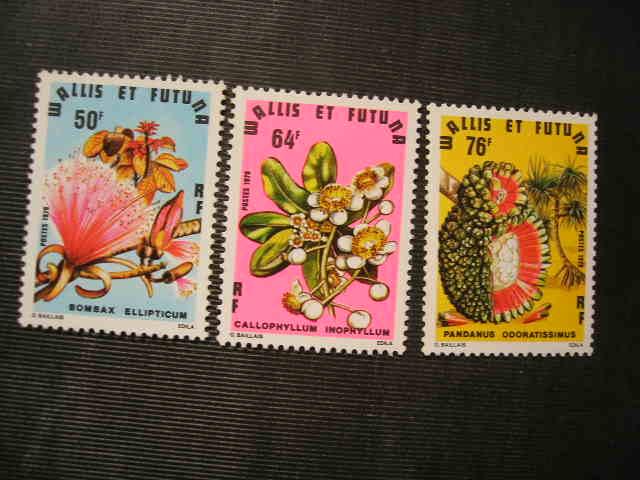 Уоллис и Футуна 1979 флора: цветы и фрукты    MNH