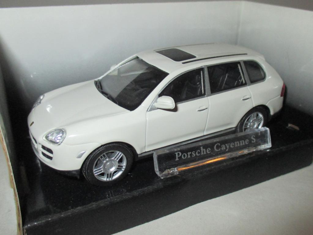 модель авто Porsche Cayenne S / Порше Кайен S ( Cararama ) Читайте описание!!!