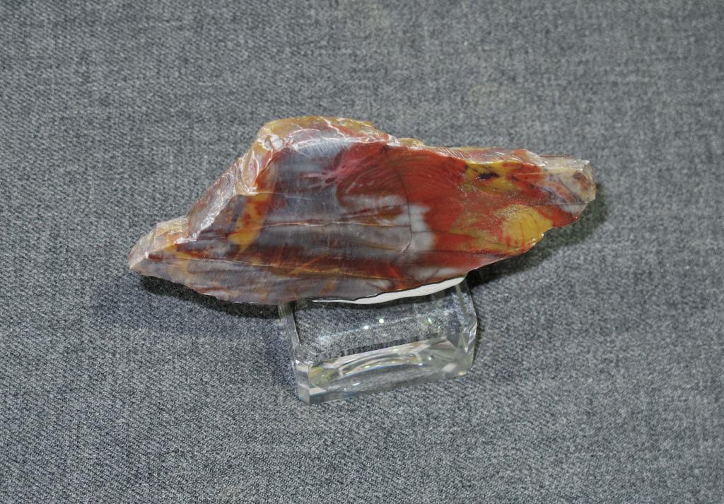 Яшма Калиновская полировка. Ю. Урал.