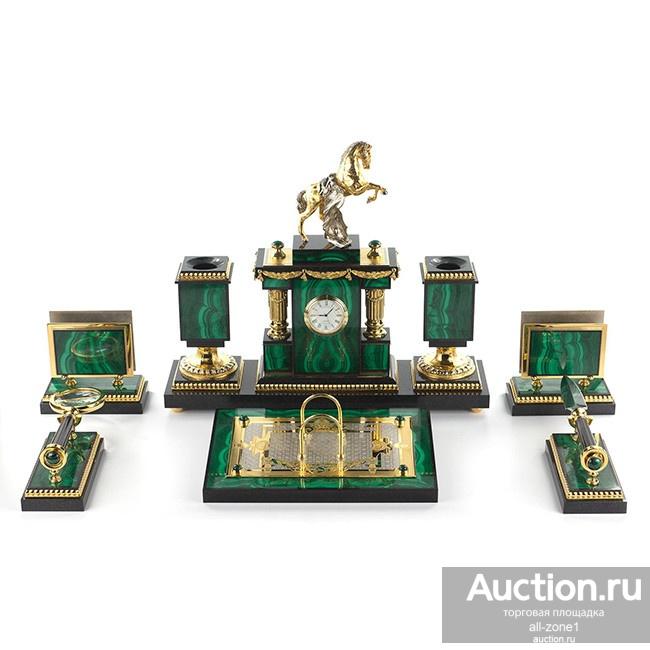 Настольный письменный набор из малахита КОНЬ С ПОПОНОЙ 0729284