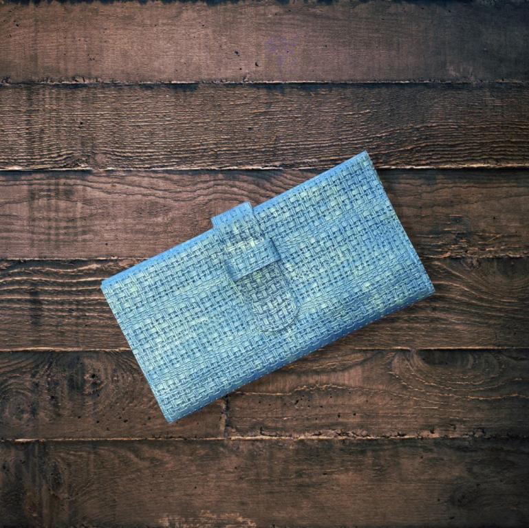 Тревелер, лонгер из натуральной перфорированной кожи "Небо"