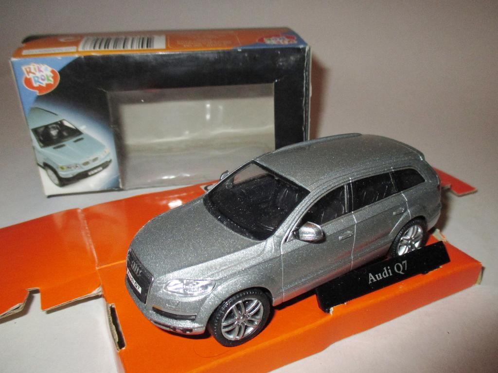модель авто Audi Q7 / Ауди Q7 ( Cararama RICK ROK) Читайте описание!!!