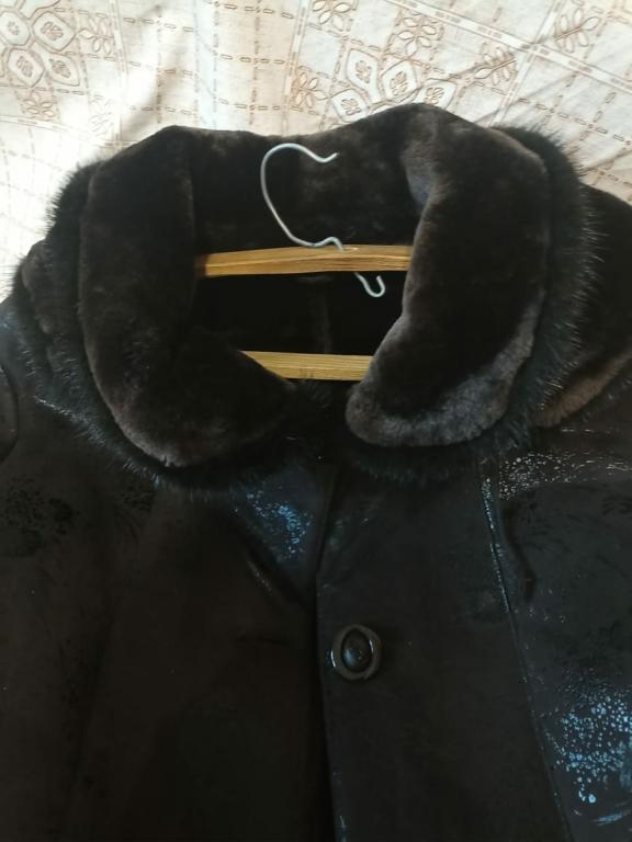 Дубленка новая с капюшоном р 44-46