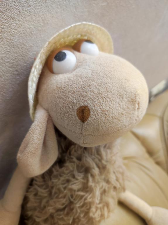 Мягкая игрушка овечка в соломенной шляпке Детская игрушка