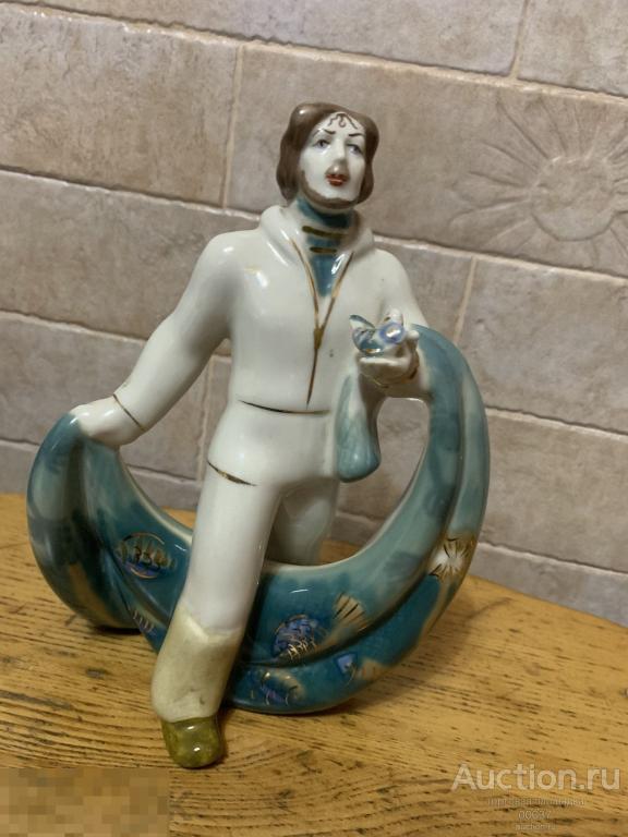 Рыбак с сетью, неводом. скульптор В.В. Албул. ЗХК. Полонное.