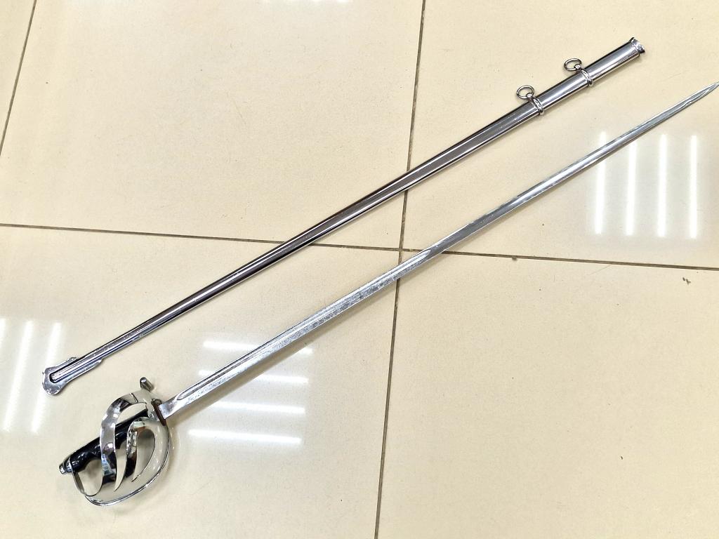 ИТАЛЬЯНСКАЯ САБЛЯ КАВАЛЕРИЙСКАЯ ОФИЦЕРСКАЯ обр. 1888 г. С УКРАШЕННЫМ КЛИНКОМ