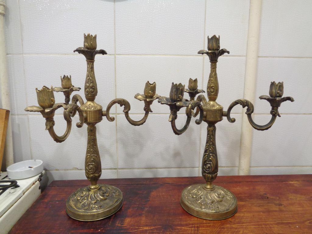 Пара подсвечников настольных-бронзовых,на четыри свечи.