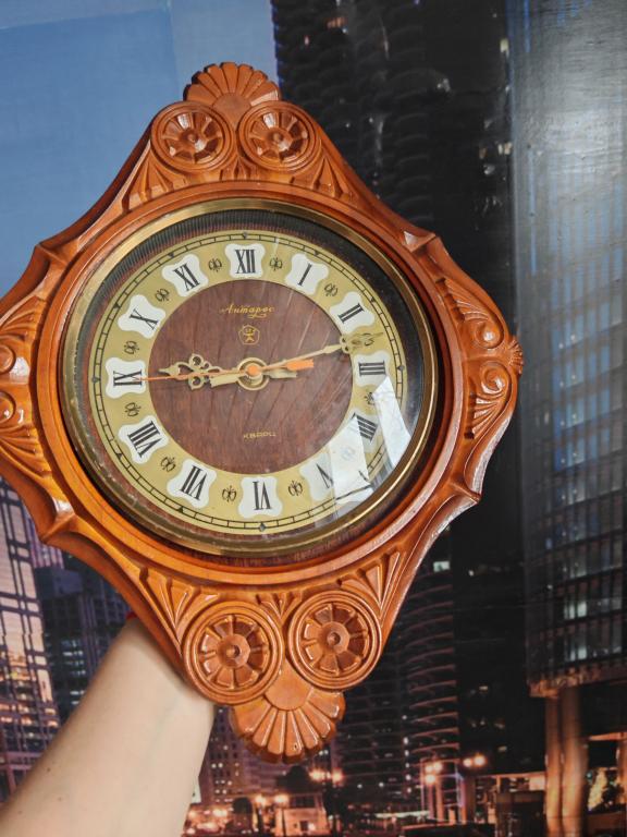 ЧАСЫ Антарес СССР настенные дерево кварц