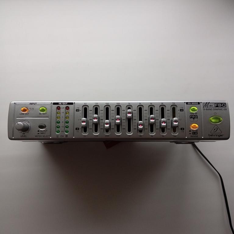 Эквалайзер Behringer FBQ800 MiniFBQ графический сверхкомпактный 9-полосный