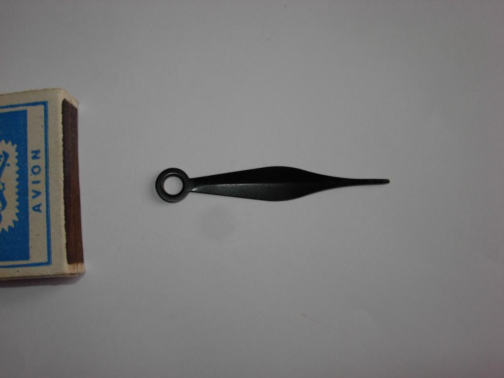 Стрела стрелка старая, на часы , родная краска , видимо алюминий , СССР