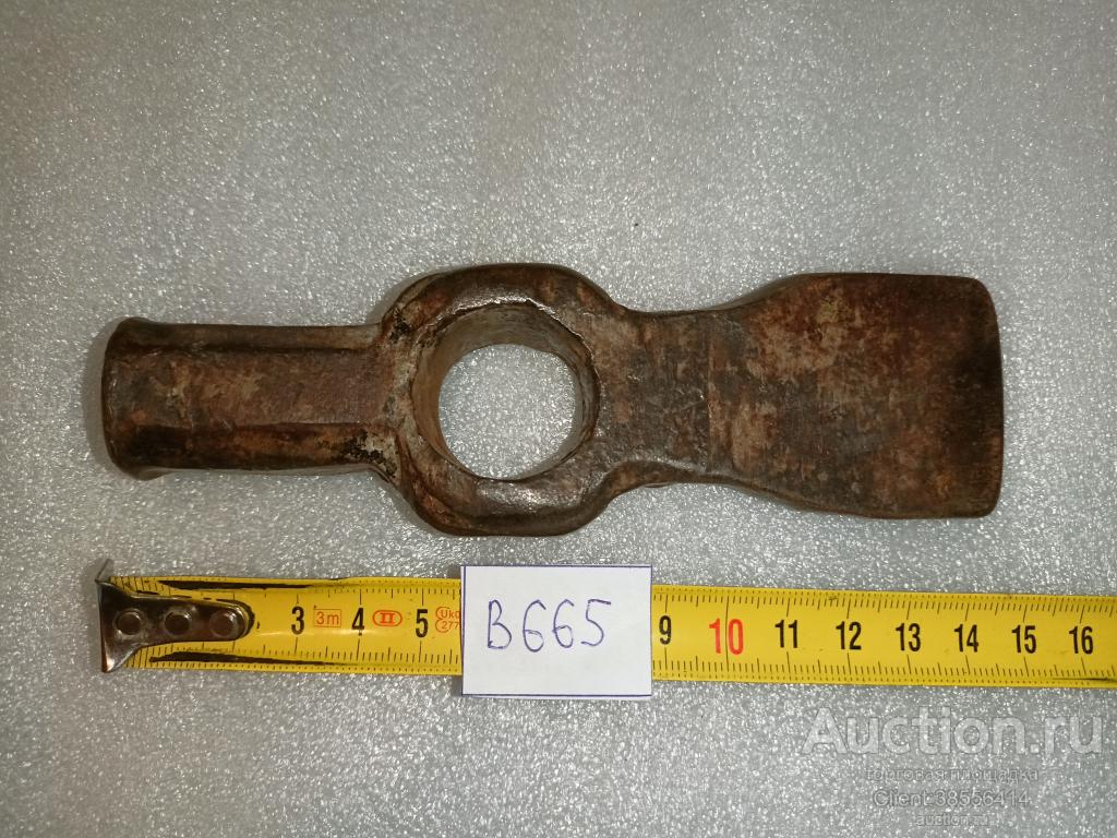 Инструмент старинный.Кирка.Молоток каменщика.( В 665).