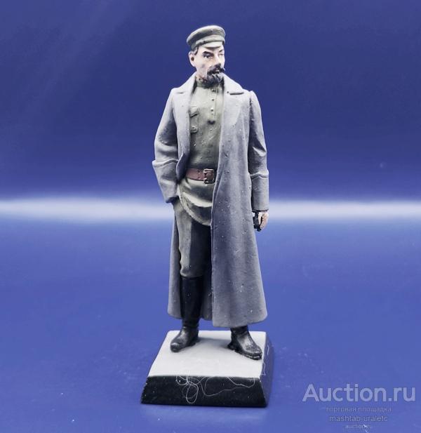 MMW0042clr Окрашенная оловянная миниатюра Ф.Э.Дзержинский, 54 мм