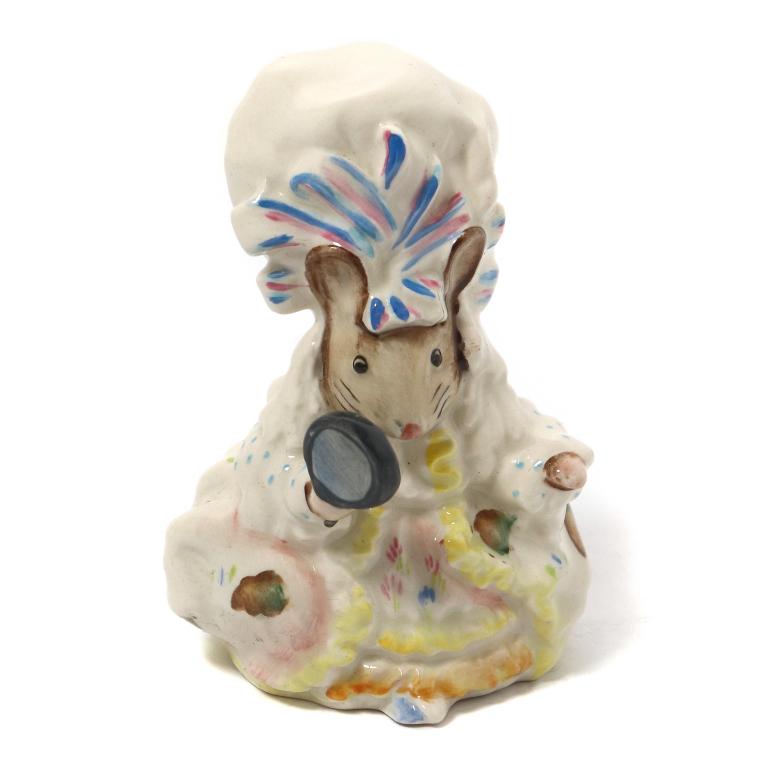 Фарфоровая фигура "Леди Мышь с зеркалом"​. Beswick