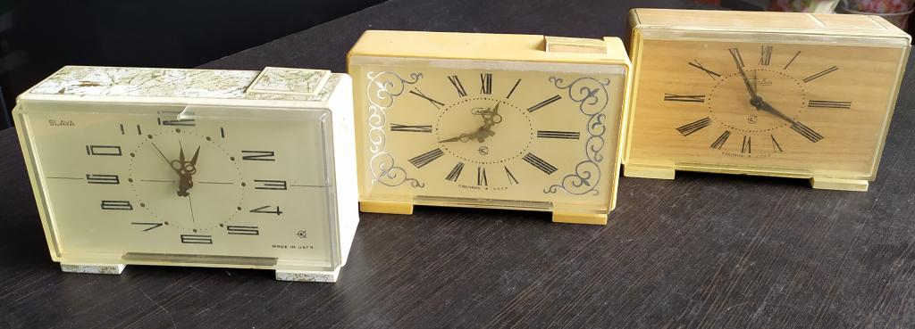 Часы настольные СССР Слава 3 штуки