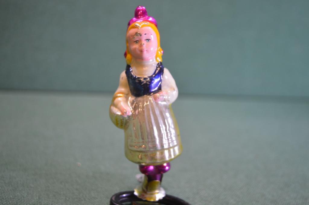 Елочная игрушка стеклянная "Красная Шапочка, синее платье". Стекло, прищепка. СССР.