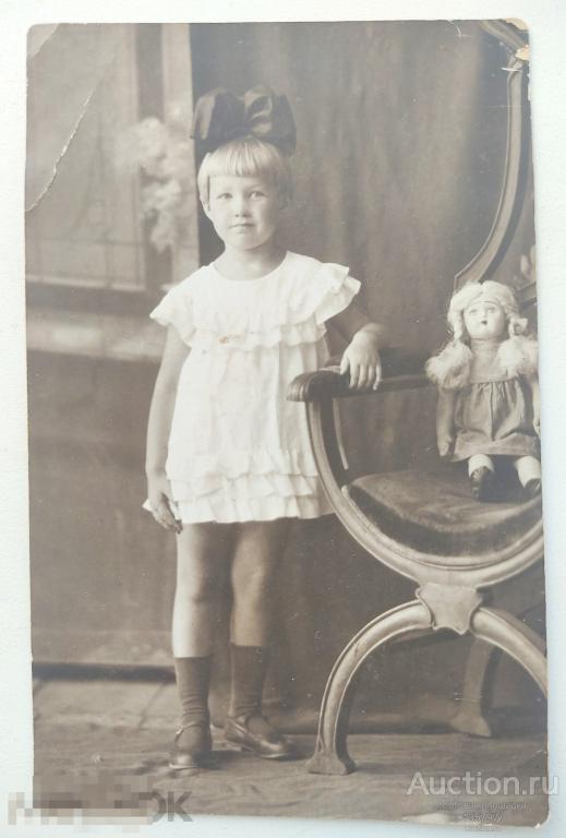 Фото старинное. Ребенок с Куклой.