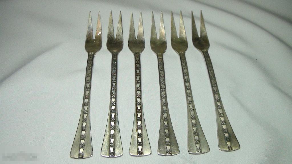 Столовые вилки  916 проба централь  206,7гр