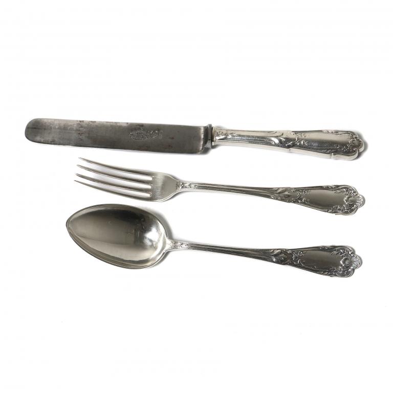 Серебряные столовые приборы "Эгоист", 3 предмета. Россия, 1908-1917 гг.