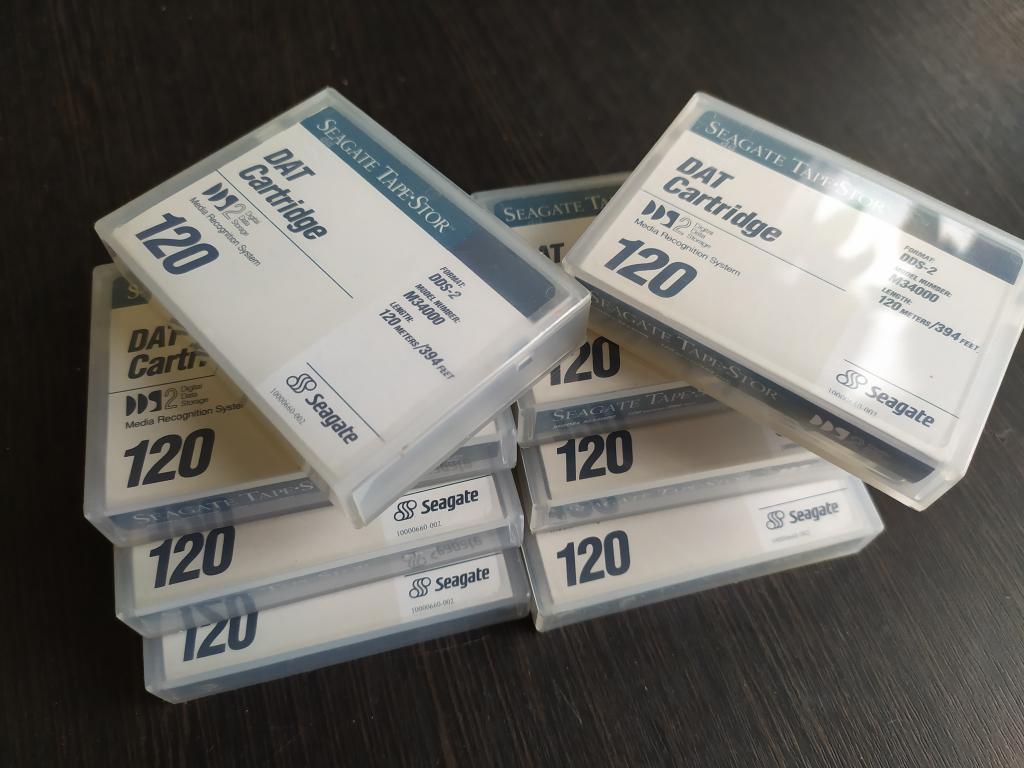 8 штук SEAGATE DAT Cartridge 120 meters DDS-2