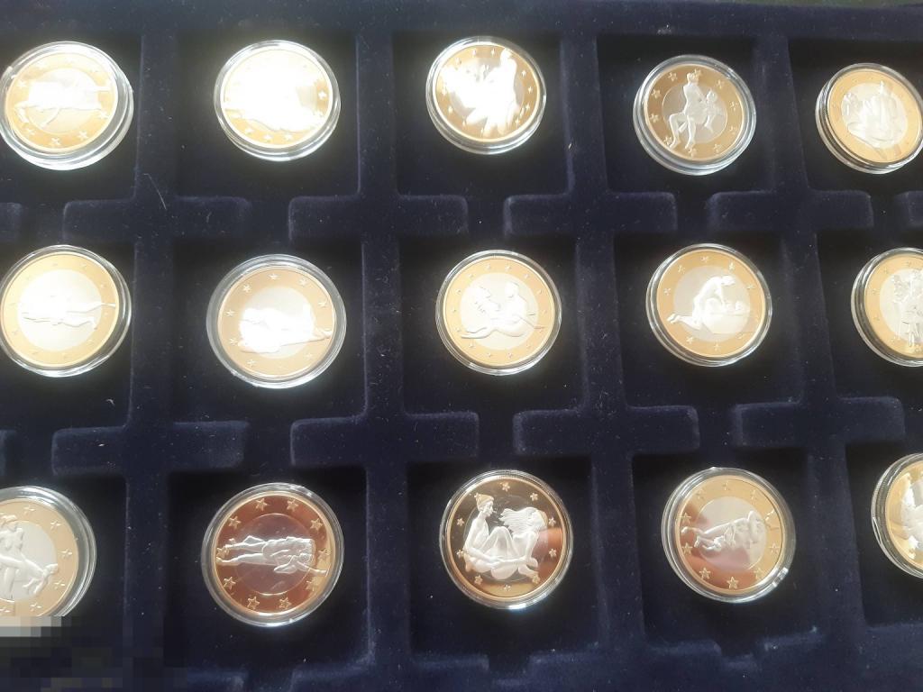 подарочный набор в планшете Leuchtturm  набор 15 монет 6 sex euro