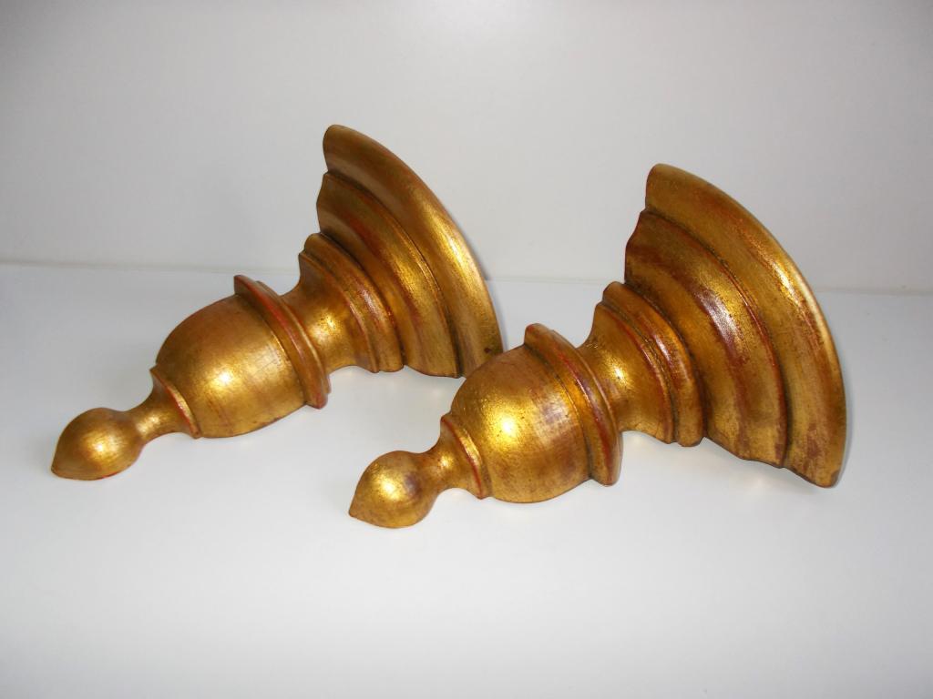 Пара  угловых консолей полочек. Дерево. Винтаж.