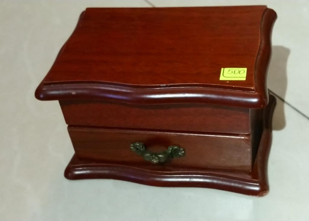 Шкатулка для ювелирки б/у