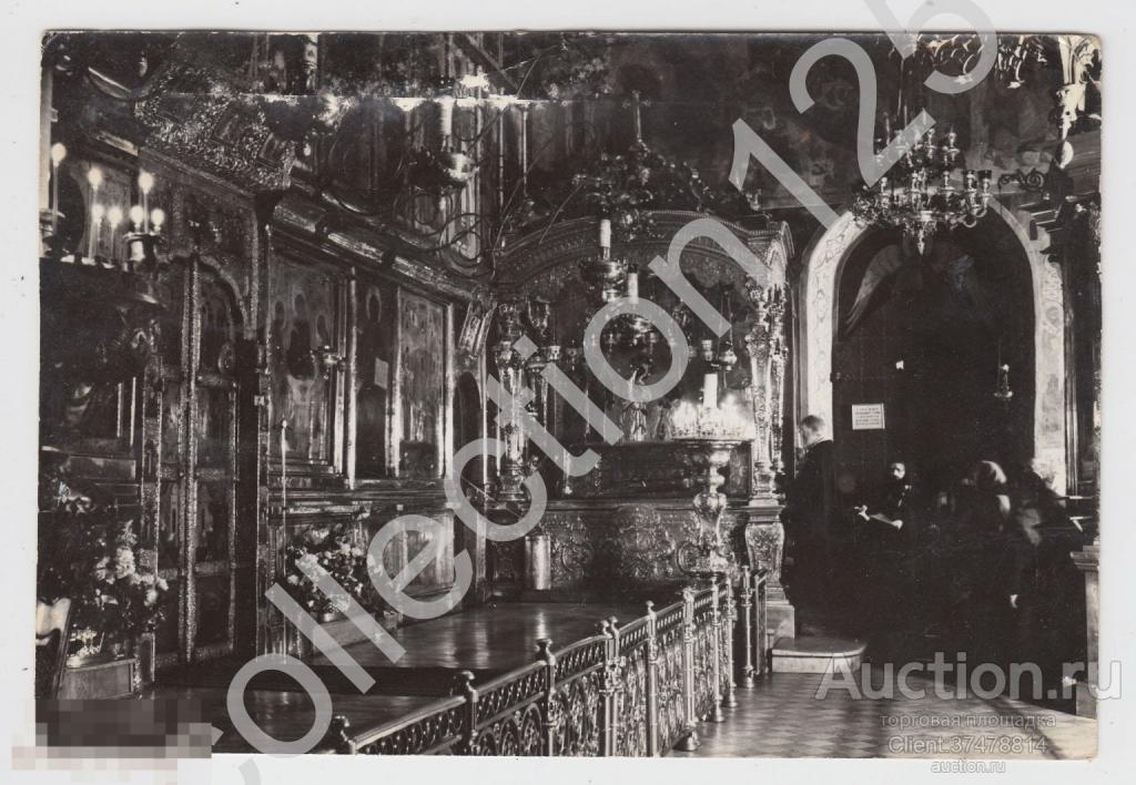 Мощи Сергия Радонежского в Троицком соборе Троице-Сергиевой лавры.