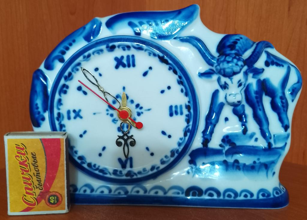 Часы настольные / Телец / Знаки Зодиака / Гжель / Авторские.