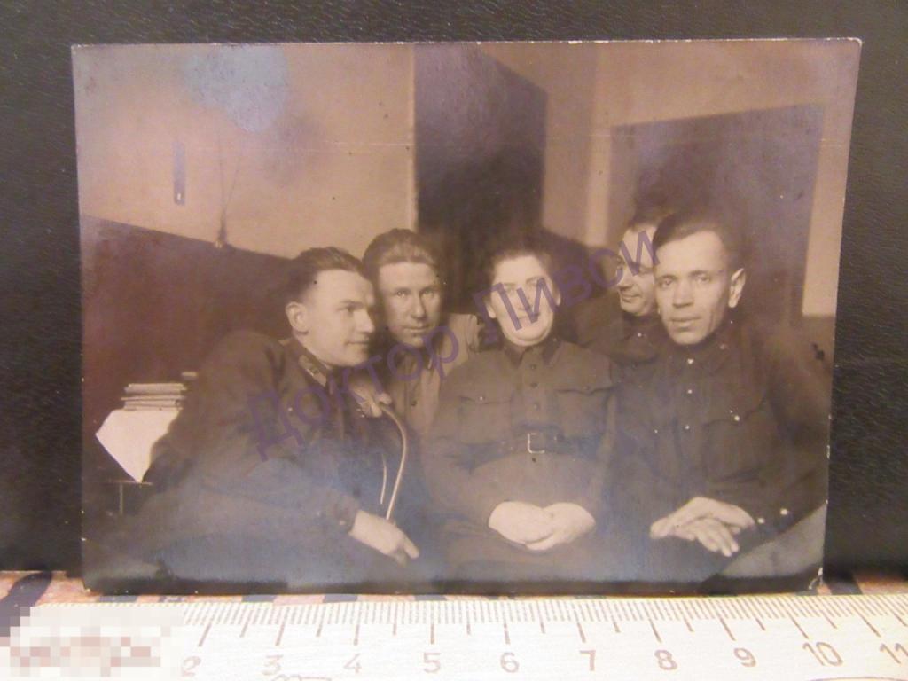 Военнослужащие РККА с дамой / КК-100