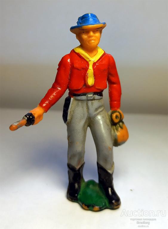 Солдатики СССР. Ковбой с пистолетом и золотом цветной (резина)