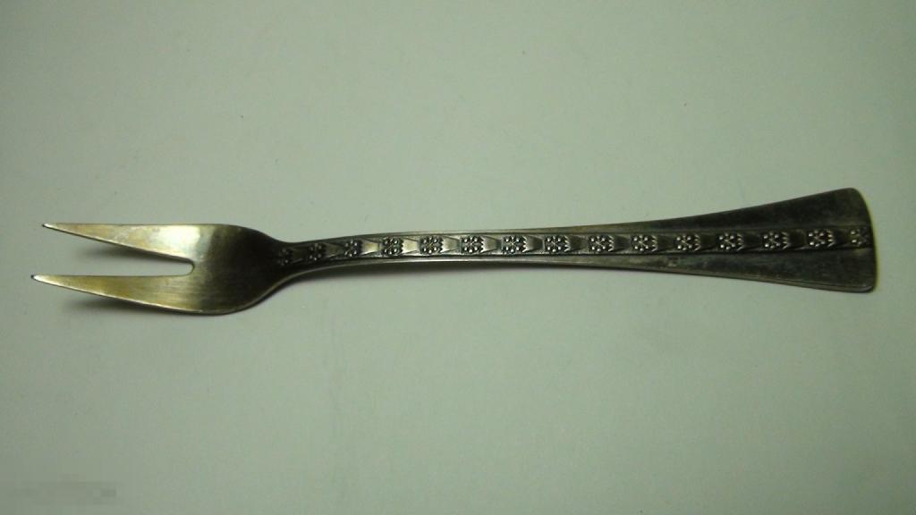 Вилка для лимона  централь мельхиор 1