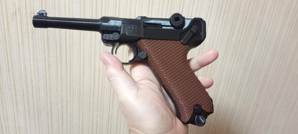 Пистолет Люгер Германия. 3 д принтер.Все подвижно.Номера