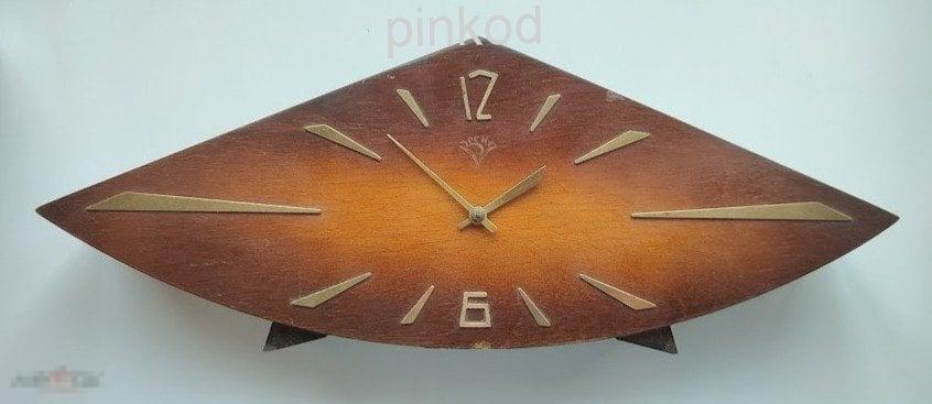 Часы СССР настольные «ВЕСНА» Механические. Ромб. Дерево, лак