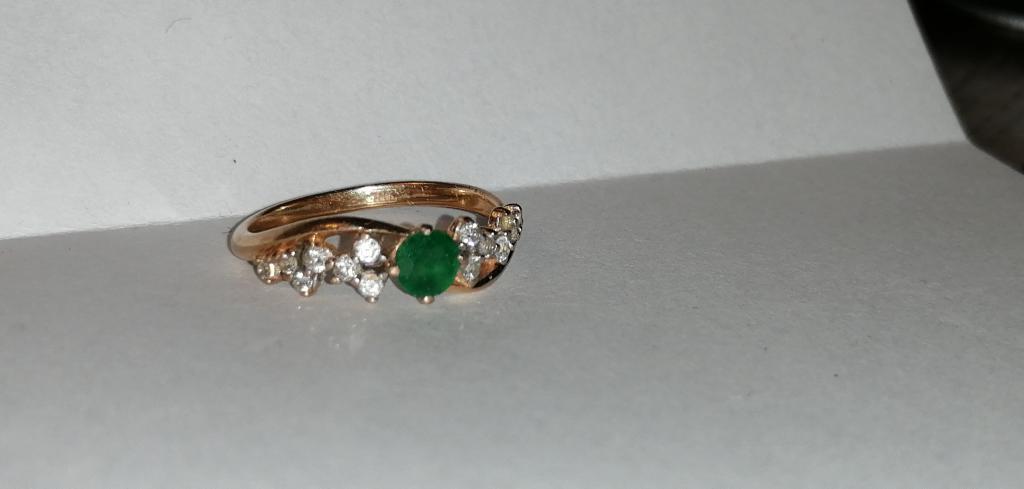 Кольцо золото 585 проба природный изумруд Размер 16 1/4