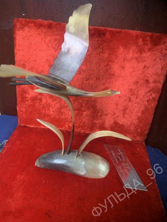 Птица в полёте из рога 2 Скульптура СССР Охота сувенир Омск Старая