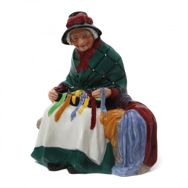 Фарфоровая фигура "Продавщица шёлка"​​. Royal Doulton