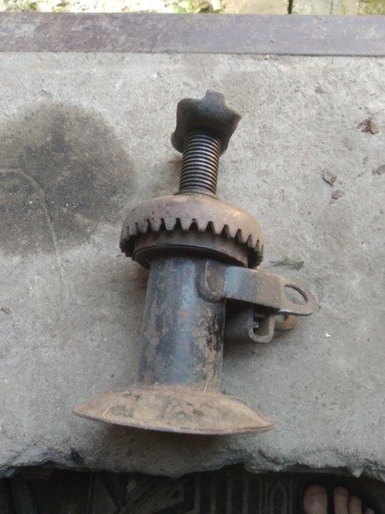 Домкрат винтовой СССР УАЗ карданчиковый
