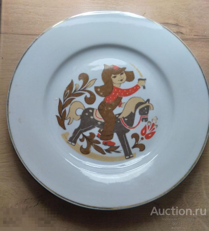 Тарелка детская Будёновец  СССР агитфарфор клеймо  фарфоровый завод Барановка.
