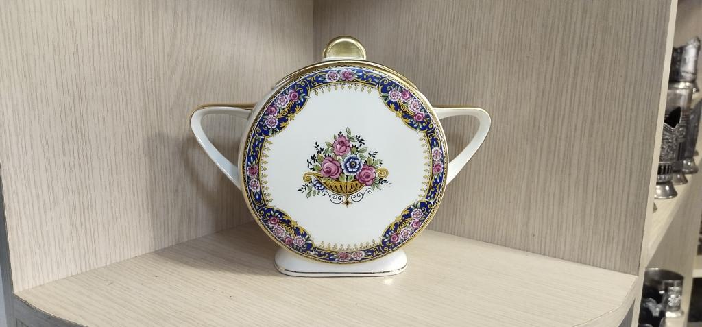 Сахарница " Цветы ". Франция . Лимож . Фарфор.